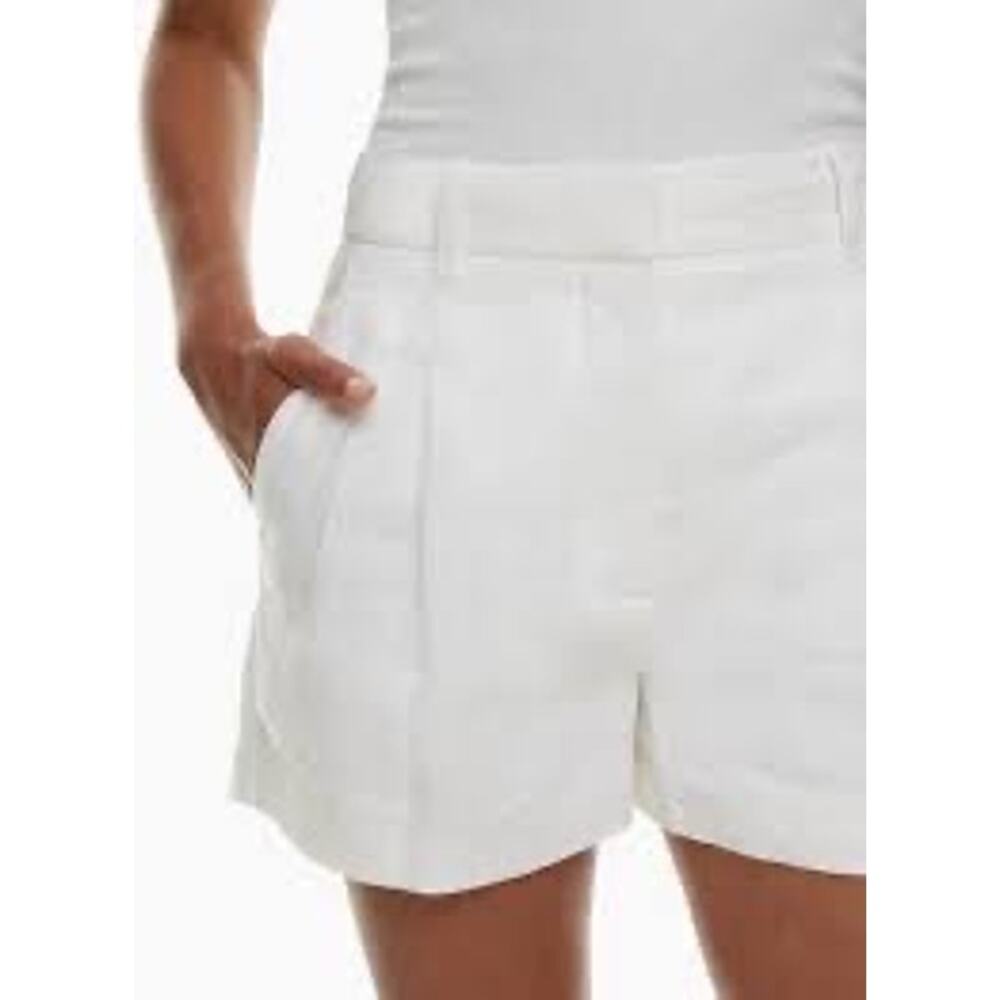 Aritzia Women's White Tailored High-Waist Shorts
